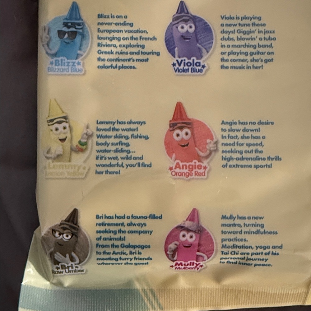 Crayola Limited Edition Shaped Crayons - 8 Colorful Pieces - Picture 4 of 5